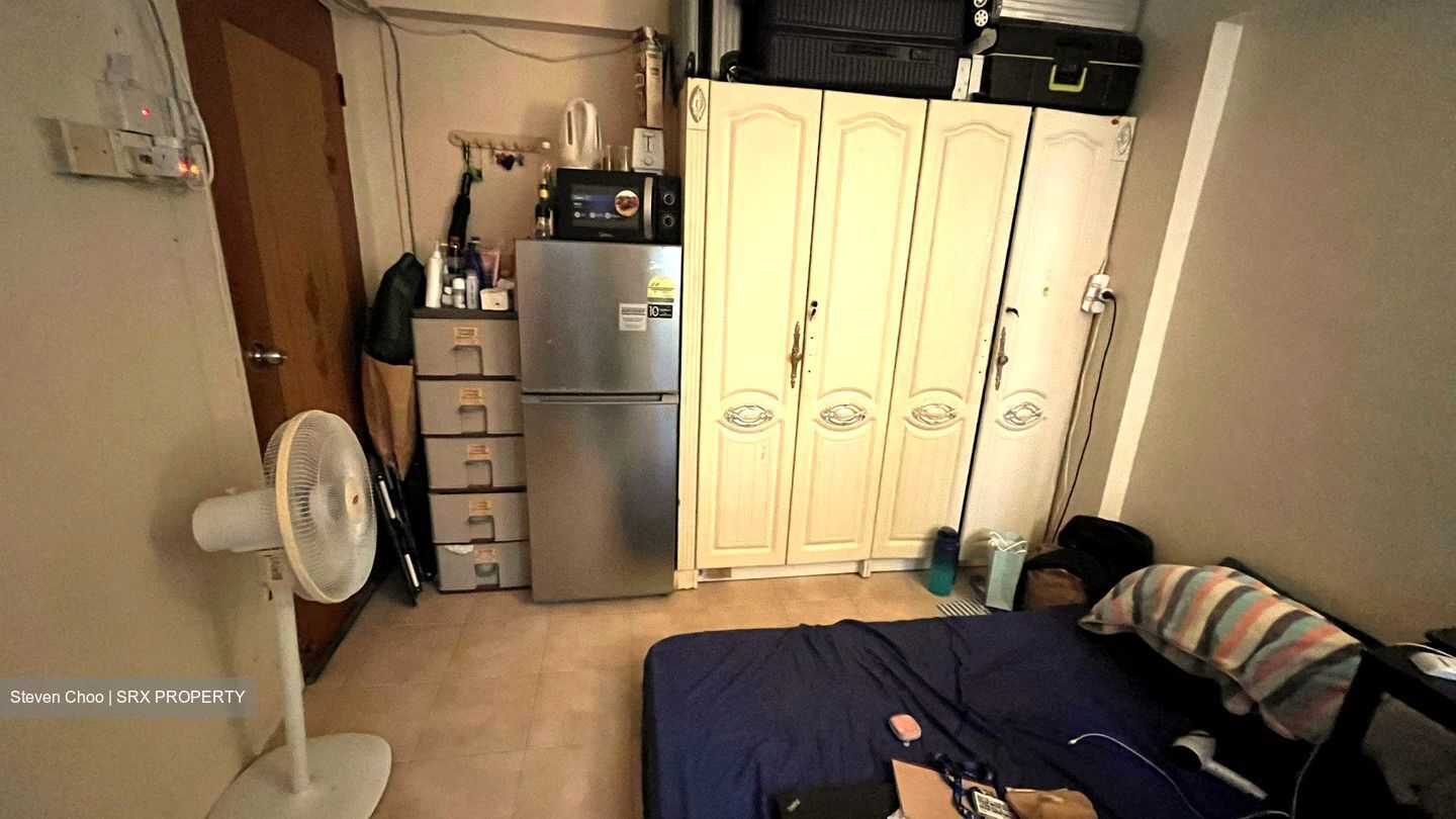 Hougang Avenue 2 (Hougang),  #430270211
